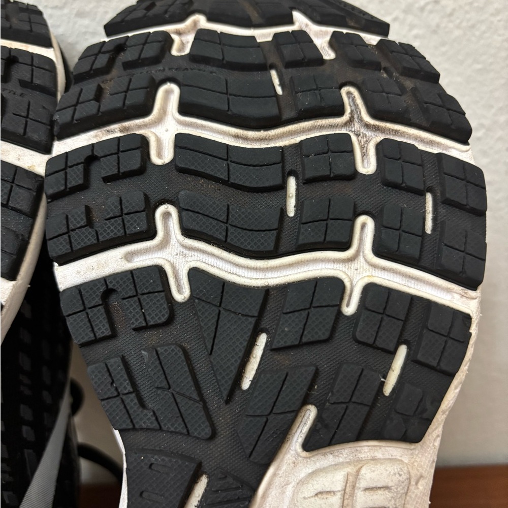 BROOKS WOMENS GHOST 13 RUNNING WALKING SHOES SIZE 9.5 BLACK WHITE ACTIVE GYM - Picture 7 of 11